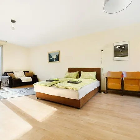 Sunny Side Apartment *