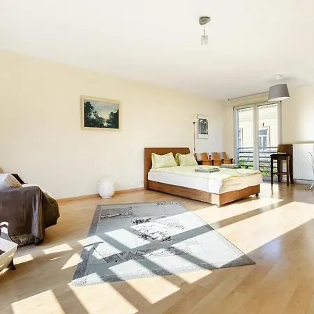 Sunny Side Apartment